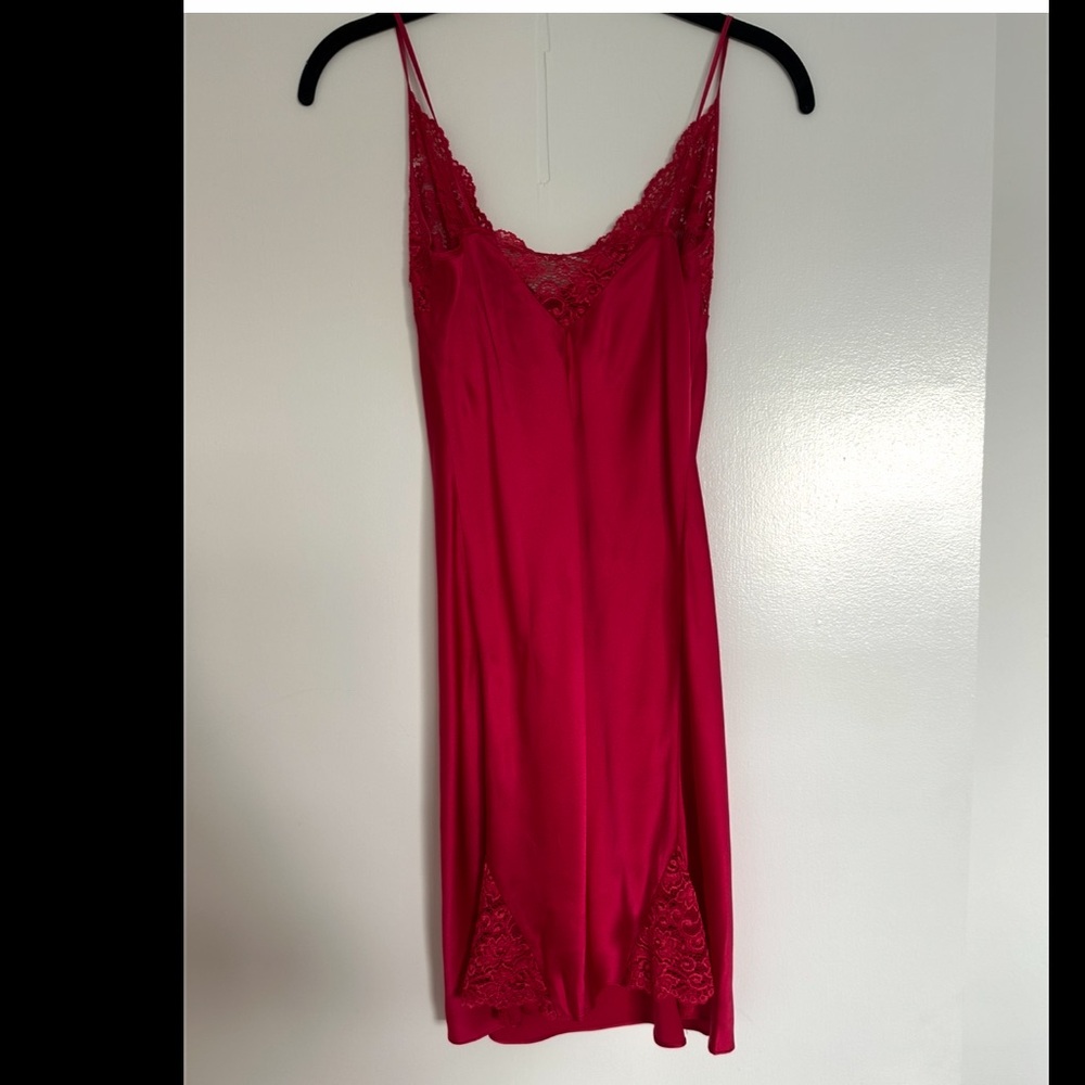 Patricia Field walker  red-fushia silk and lace Trim Nightgown